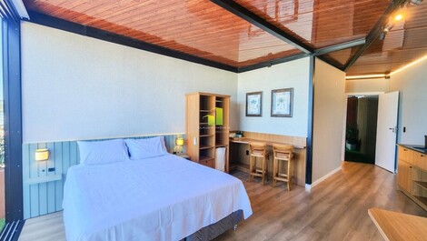 Viva unos días inolvidables en esta exclusiva propiedad frente al mar, diseñada...