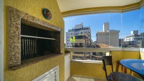 Beautiful 2-bedroom apartment near the sea on Praia de...