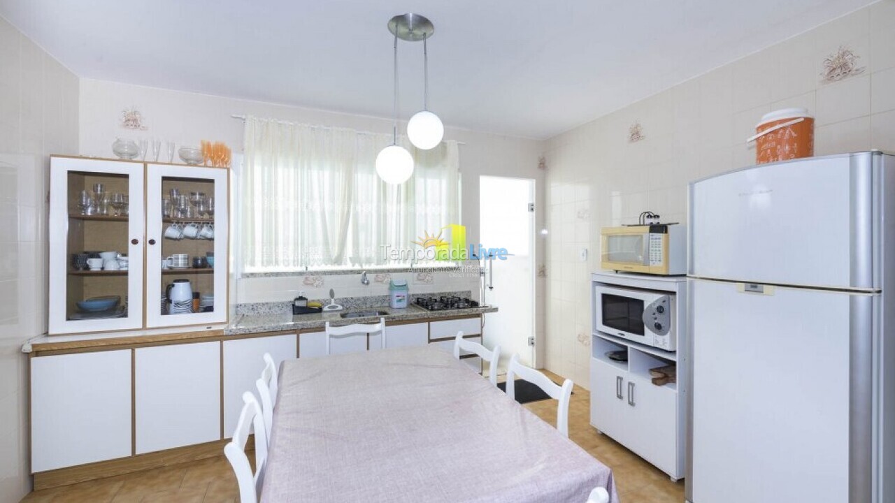 Casa para alquiler de vacaciones em Bombinhas (Praia de Bombas)