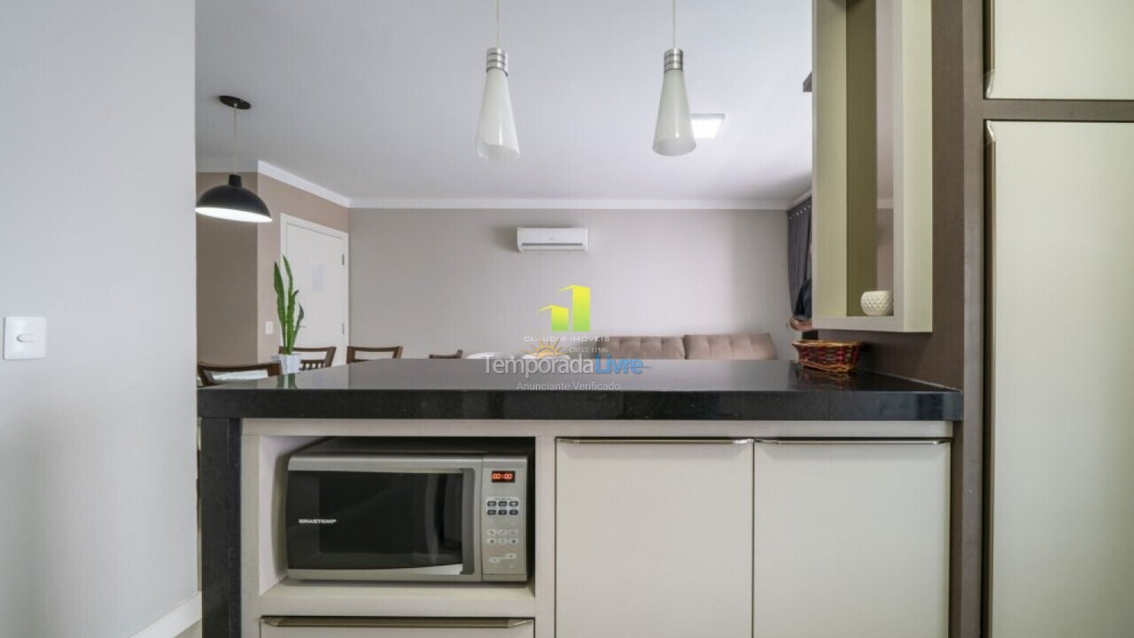 Apartamento para aluguel de temporada em Bombinhas (Praia de Bombas)