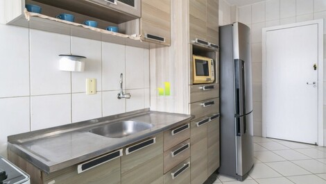 Beautiful 2-bedroom apartment near the sea on Praia de...