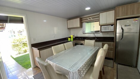 Está bela casa é a certeza de férias perfeitas para você e sua...