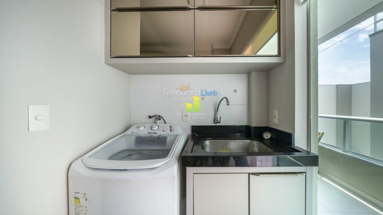 Apartamento para aluguel de temporada em Bombinhas (Praia de Bombas)