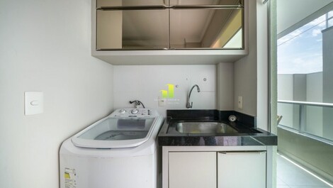 Lindo apartamento com ótima localização na avenida principal da...