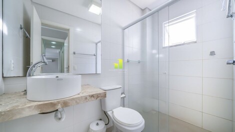 Lindo apartamento com ótima localização na avenida principal da...