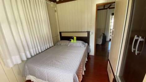 Está bela casa é a certeza de férias perfeitas para você e sua...