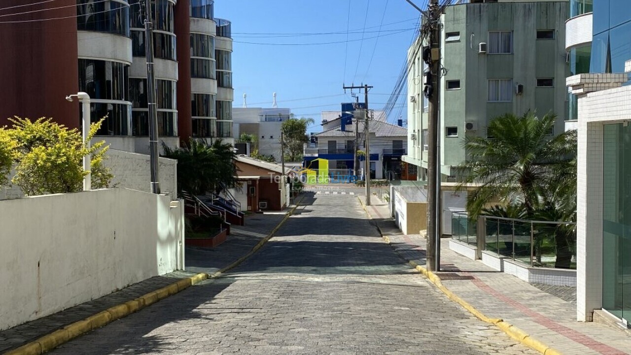 Casa para aluguel de temporada em Bombinhas (Praia de Bombas)