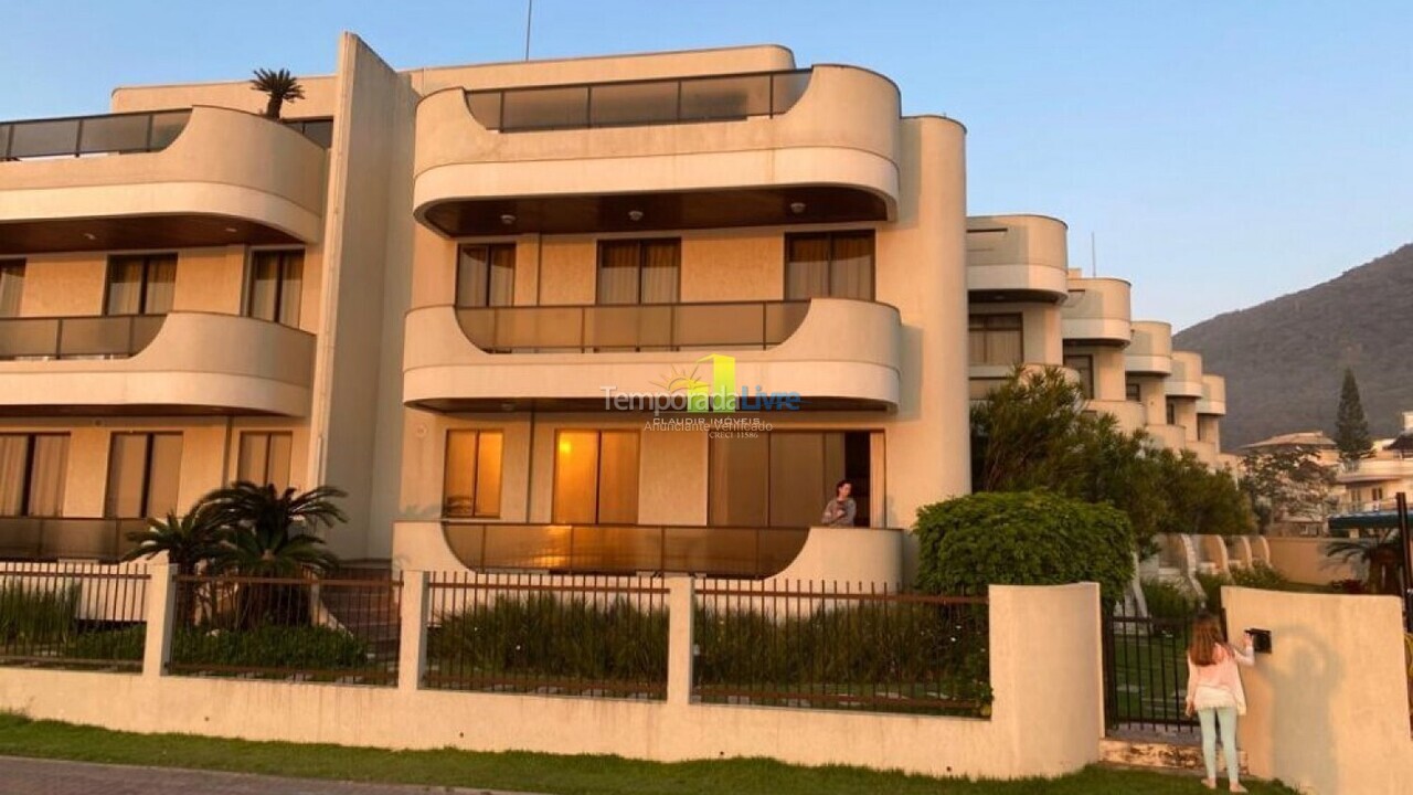 Apartment for vacation rental in Bombinhas (Praia de Bombas)