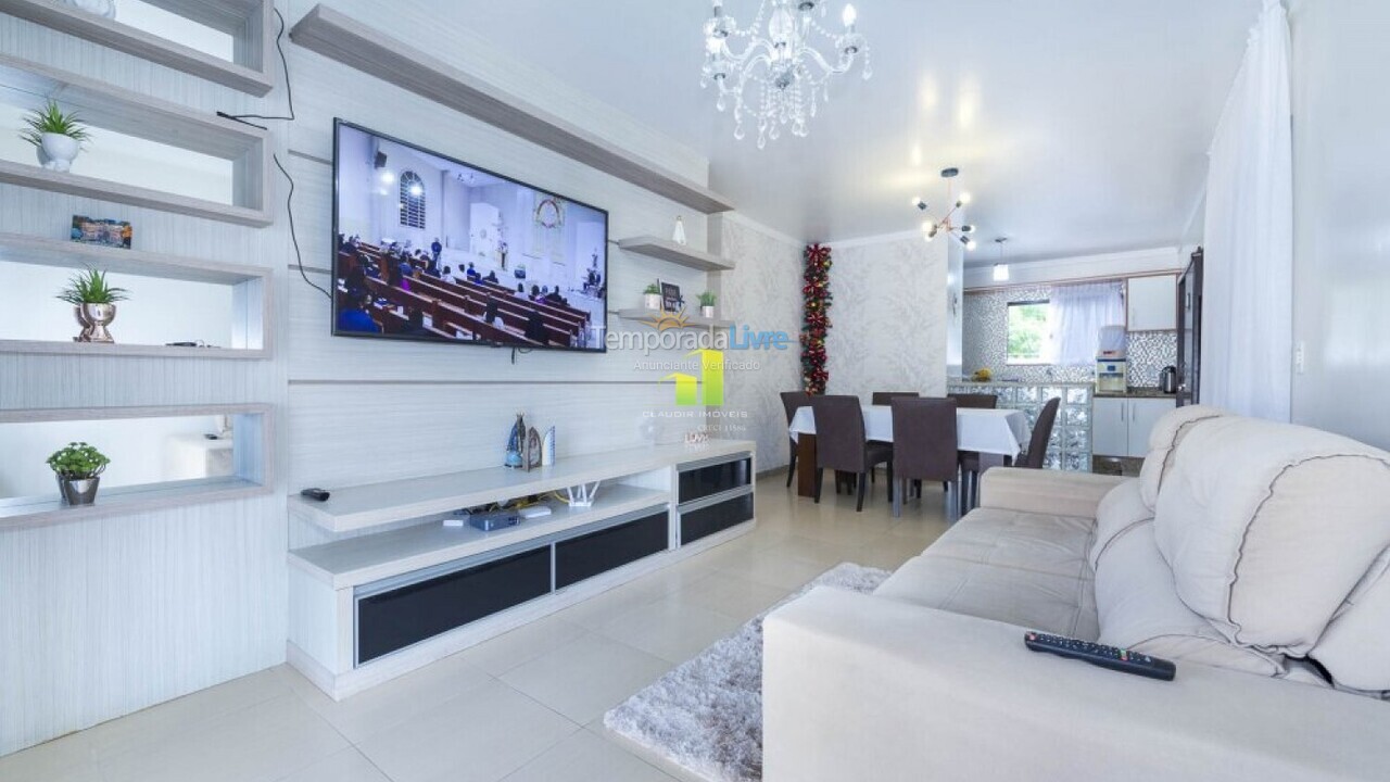 Casa para alquiler de vacaciones em Bombinhas (Praia de Bombas)