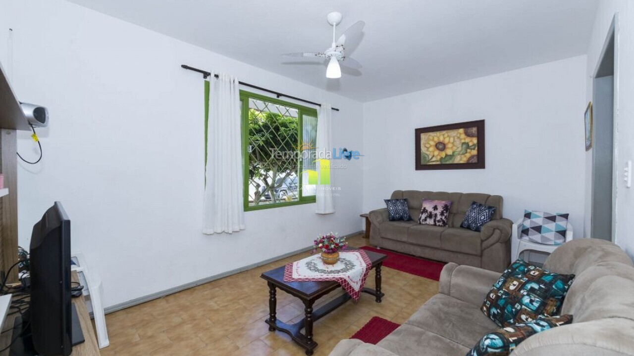 Casa para alquiler de vacaciones em Bombinhas (Praia de Bombas)