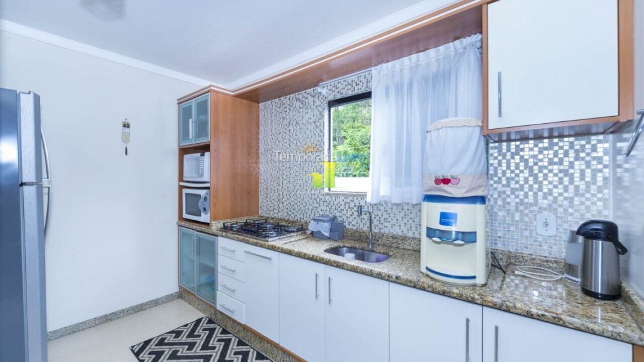 Casa para alquiler de vacaciones em Bombinhas (Praia de Bombas)