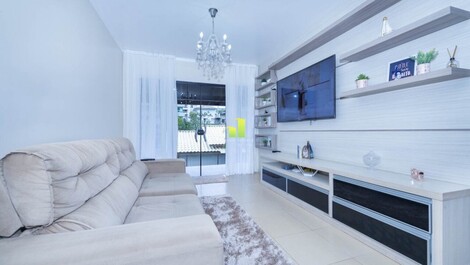 Hermosa casa de 4 dormitorios con un hermoso jardín, ubicada en...