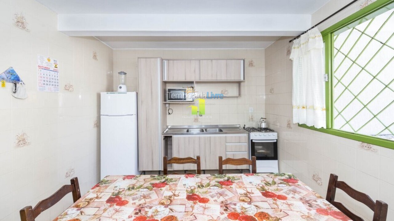 Casa para alquiler de vacaciones em Bombinhas (Praia de Bombas)