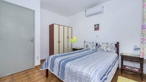 Hermosa casa de 3 habitaciones, a una cuadra de la playa en Bombinhas / SC!