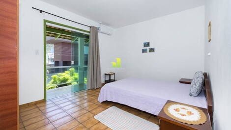 Hermosa casa de 3 habitaciones, a una cuadra de la playa en Bombinhas / SC!