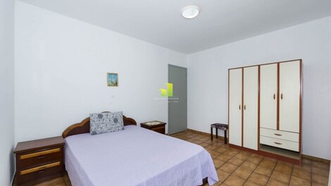 Hermosa casa de 3 habitaciones, a una cuadra de la playa en Bombinhas / SC!