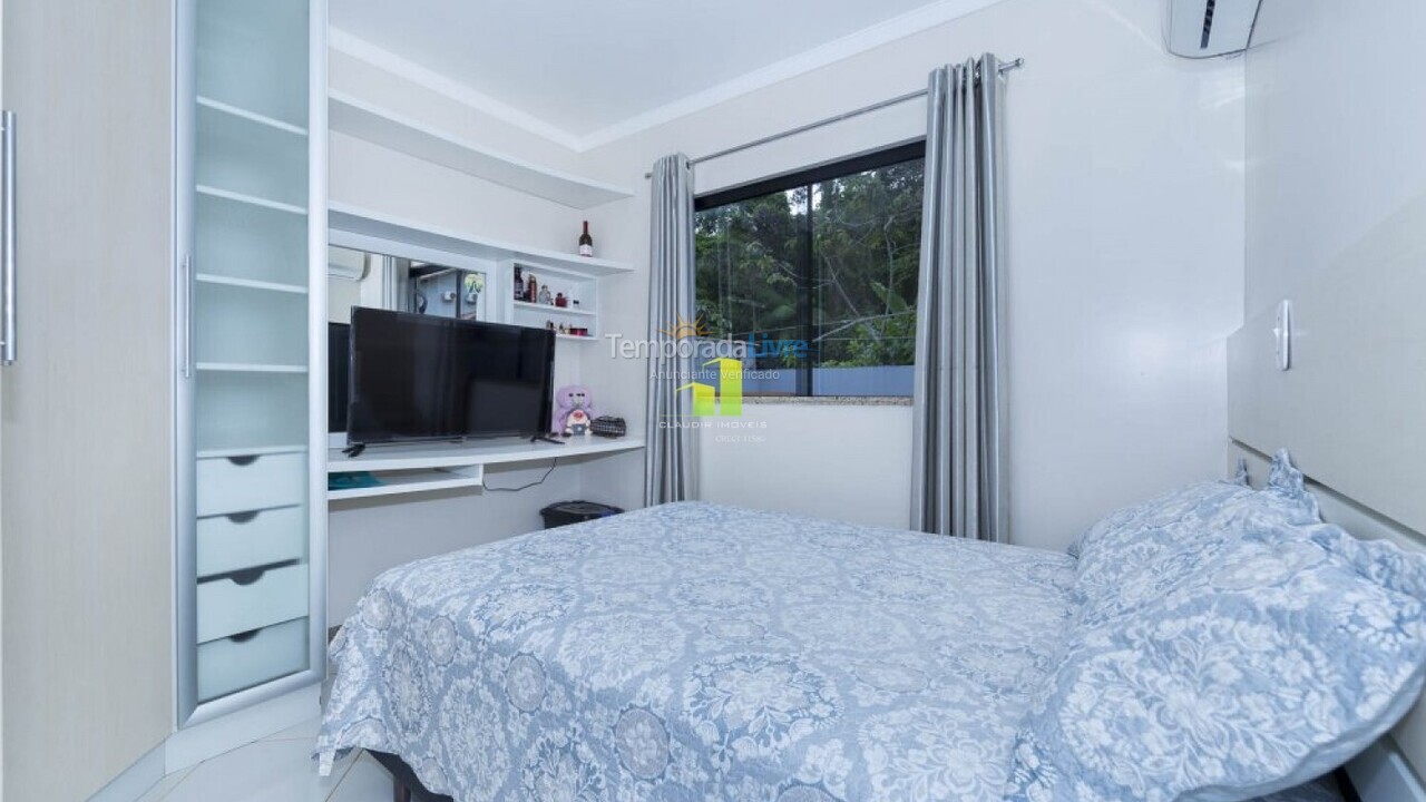 Casa para alquiler de vacaciones em Bombinhas (Praia de Bombas)