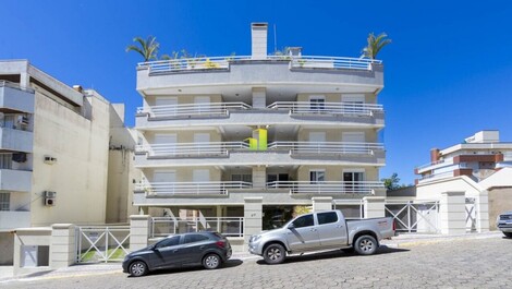 Características : 1 suíte com cama de casal e ar condicionado; 1...