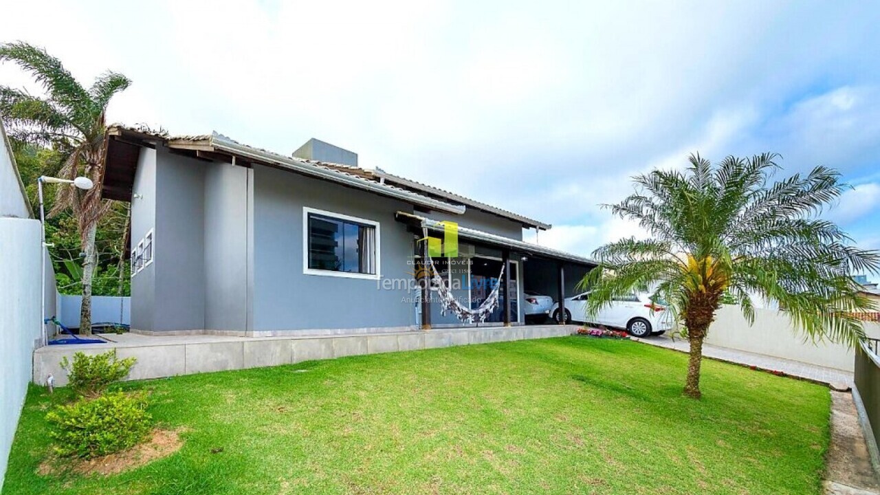 Casa para alquiler de vacaciones em Bombinhas (Praia de Bombas)