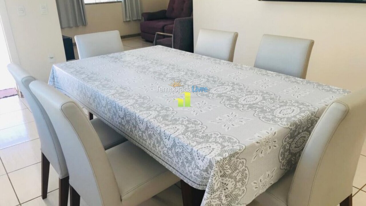 Casa para aluguel de temporada em Bombinhas (Praia de Bombas)