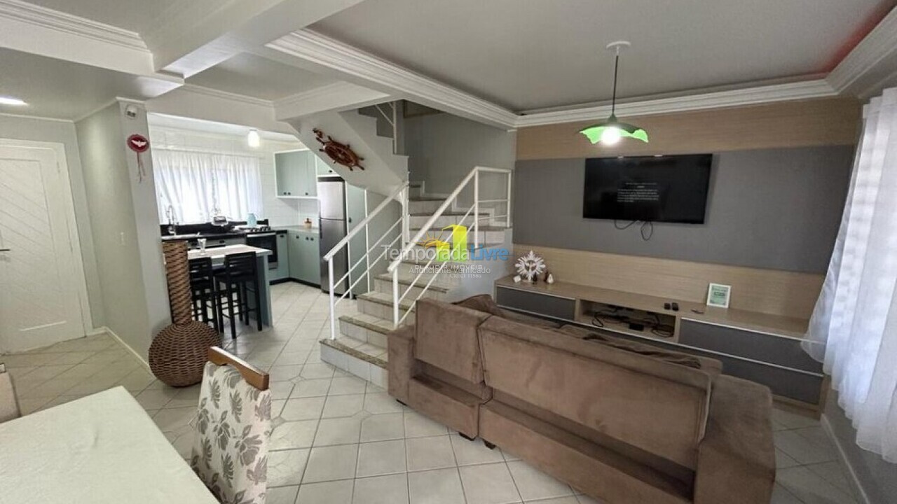 House for vacation rental in Bombinhas (Praia de Bombas)