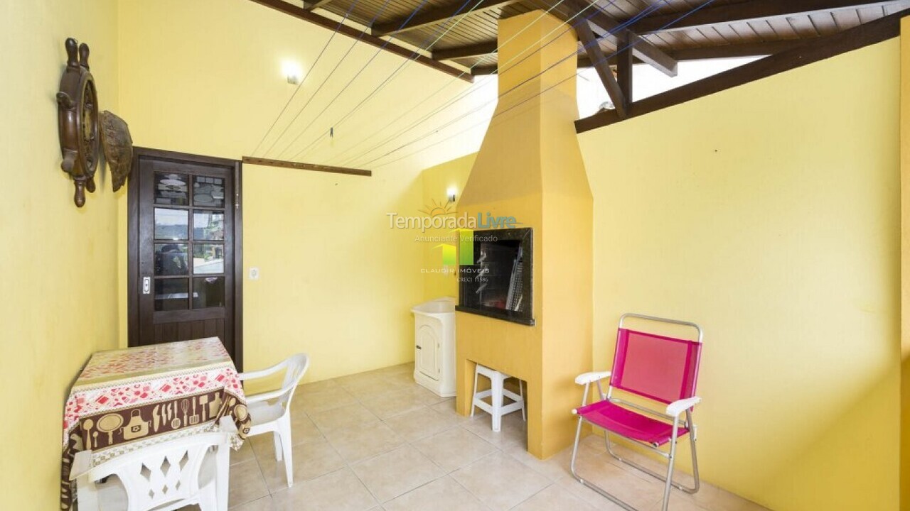 House for vacation rental in Bombinhas (Praia de Bombas)