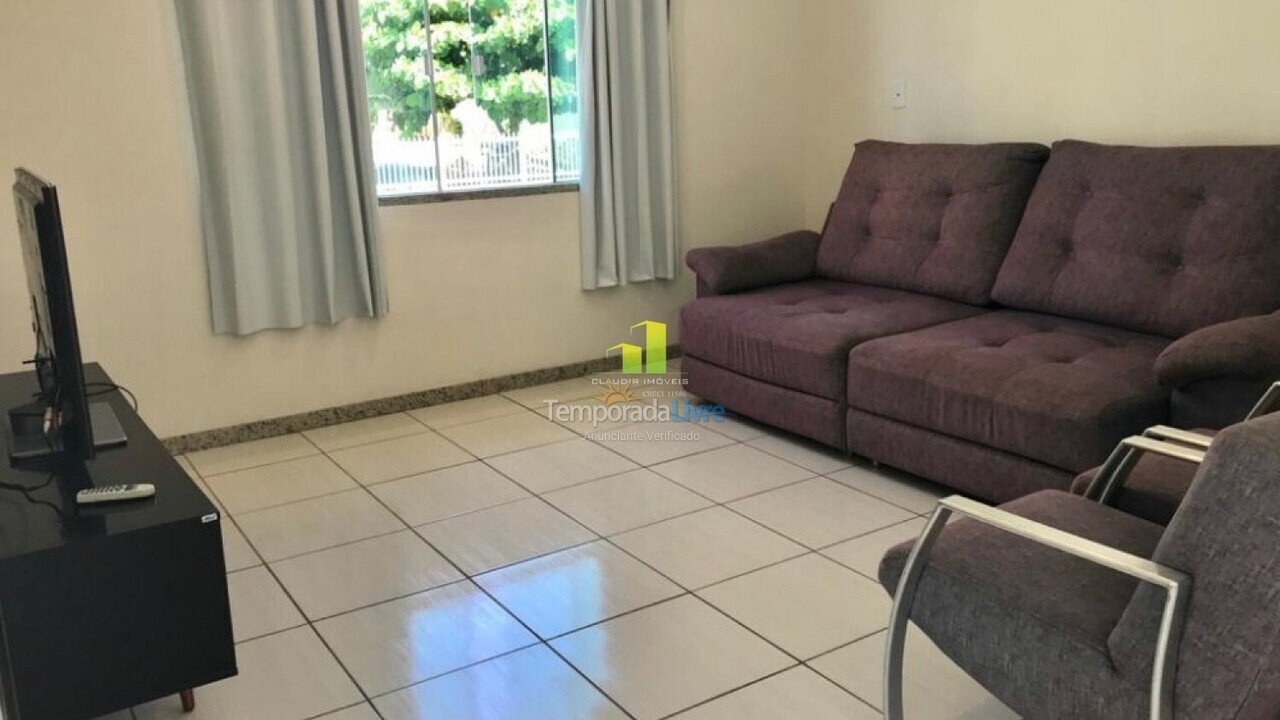 Casa para aluguel de temporada em Bombinhas (Praia de Bombas)