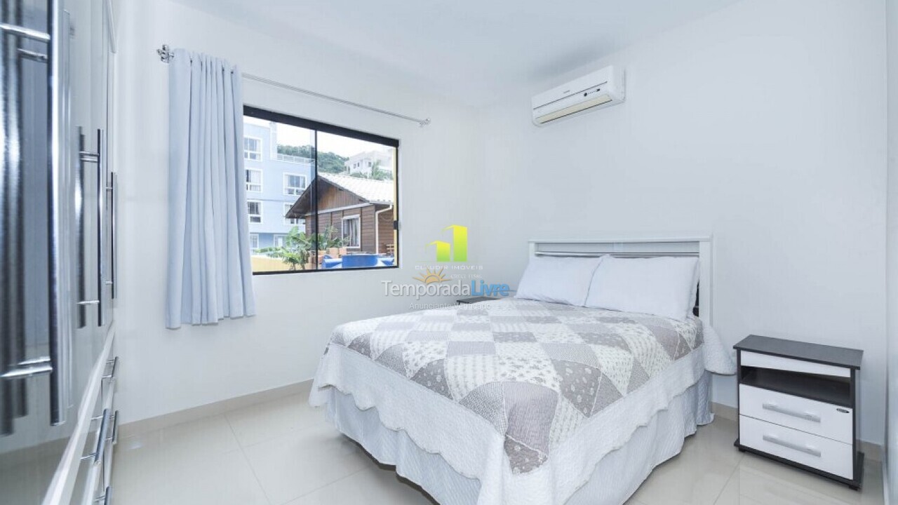 House for vacation rental in Bombinhas (Praia de Bombas)