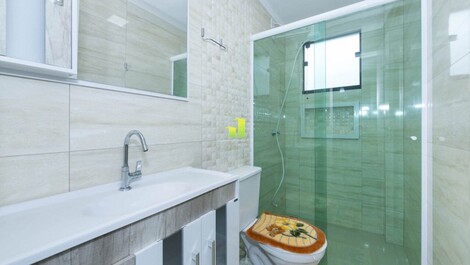 ✅Beautiful 6-bedroom house, sleeps up to 16 people in...