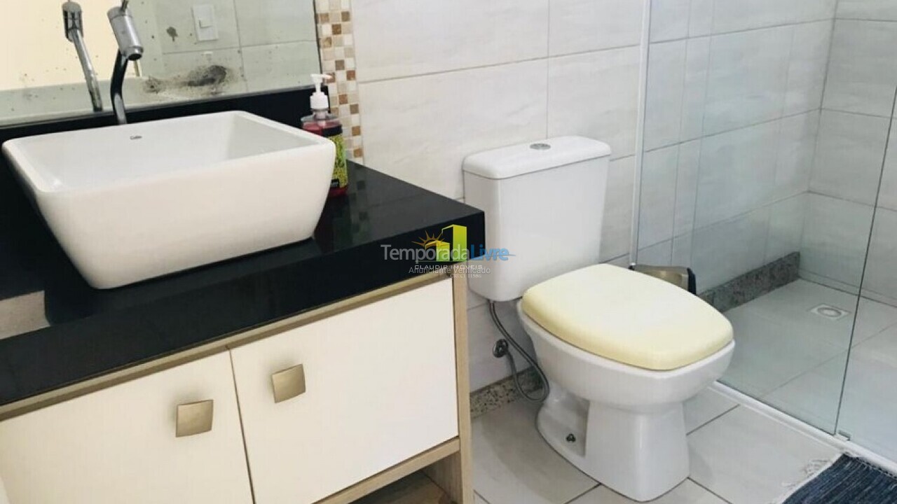 Casa para aluguel de temporada em Bombinhas (Praia de Bombas)