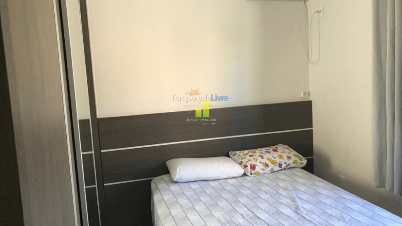 Casa para aluguel de temporada em Bombinhas (Praia de Bombas)