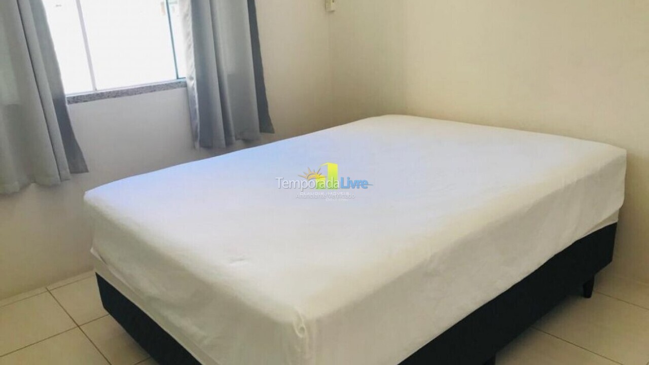 Casa para aluguel de temporada em Bombinhas (Praia de Bombas)