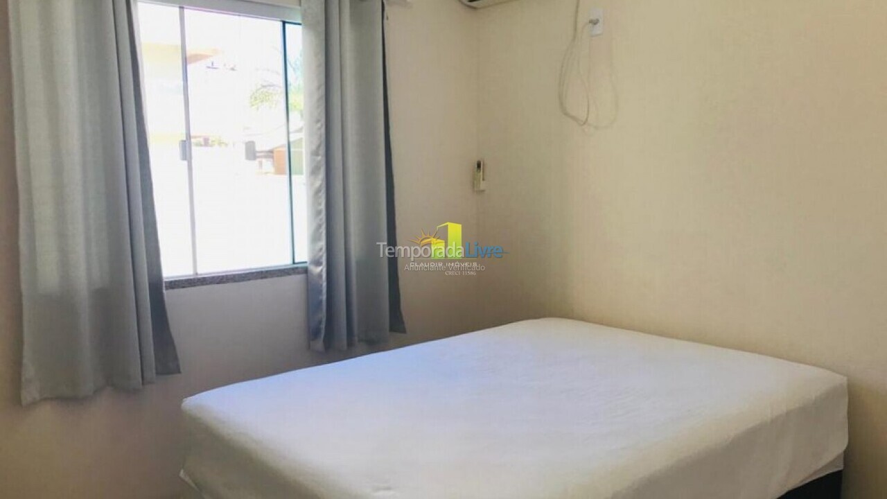 Casa para aluguel de temporada em Bombinhas (Praia de Bombas)