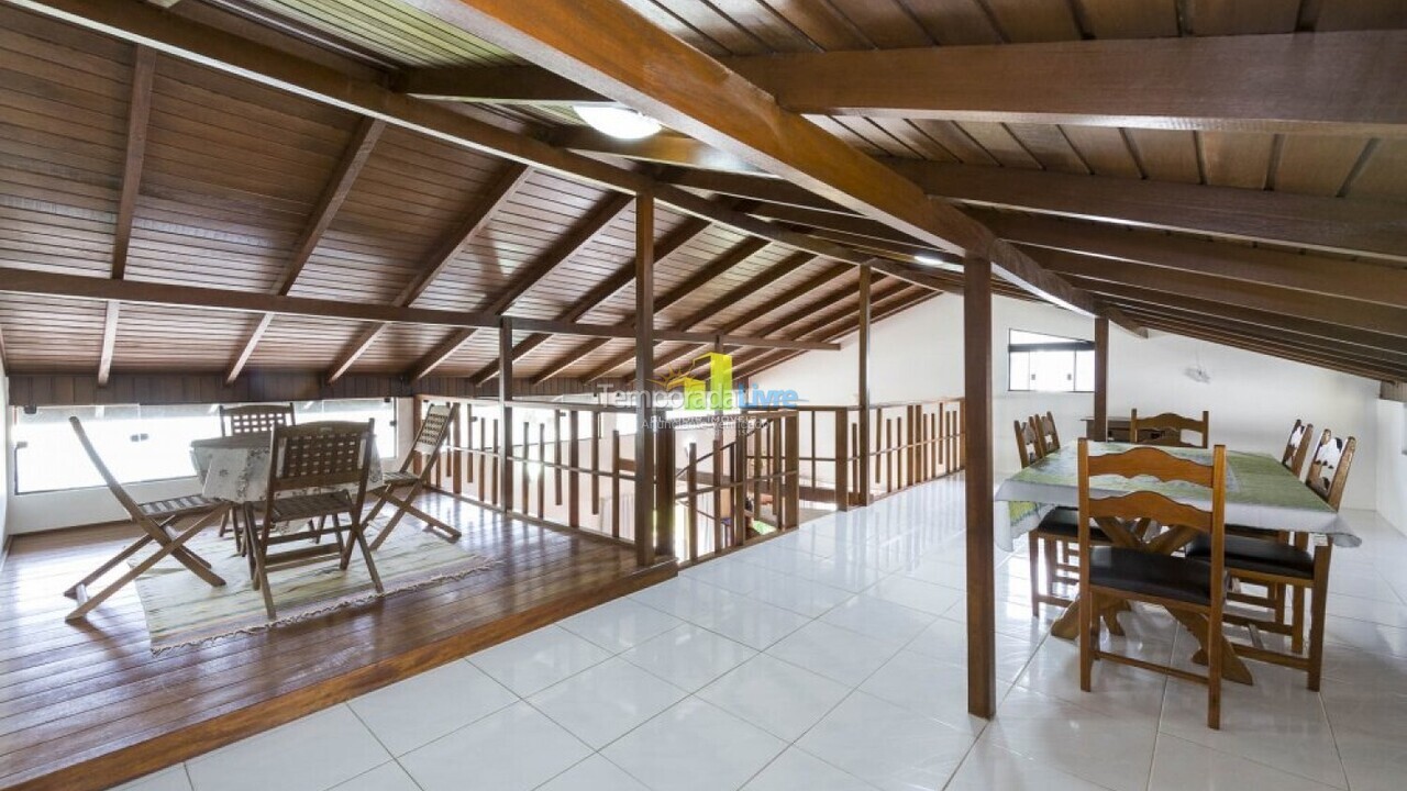 House for vacation rental in Bombinhas (Praia de Bombas)