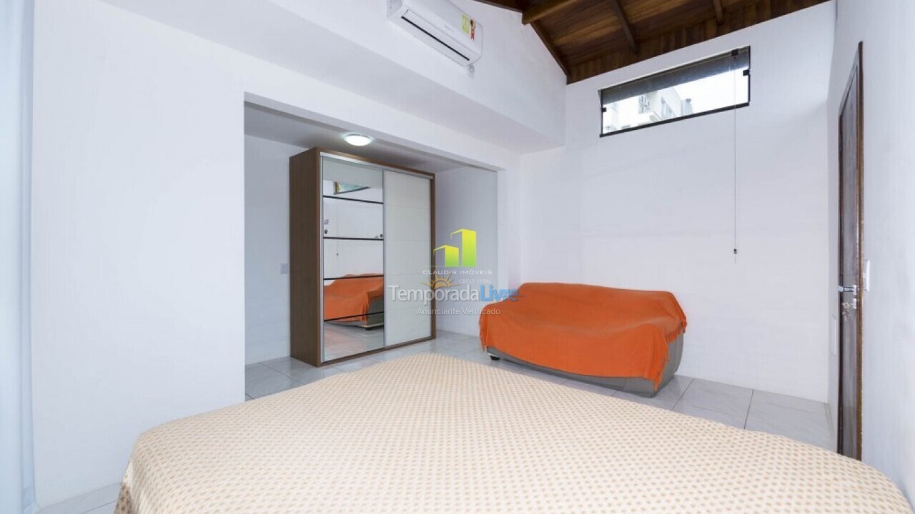 House for vacation rental in Bombinhas (Praia de Bombas)