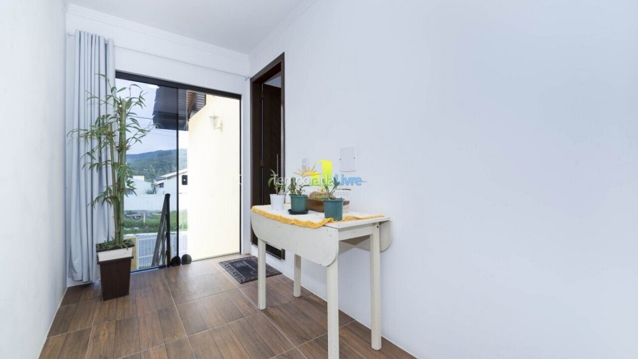 House for vacation rental in Bombinhas (Praia de Bombas)