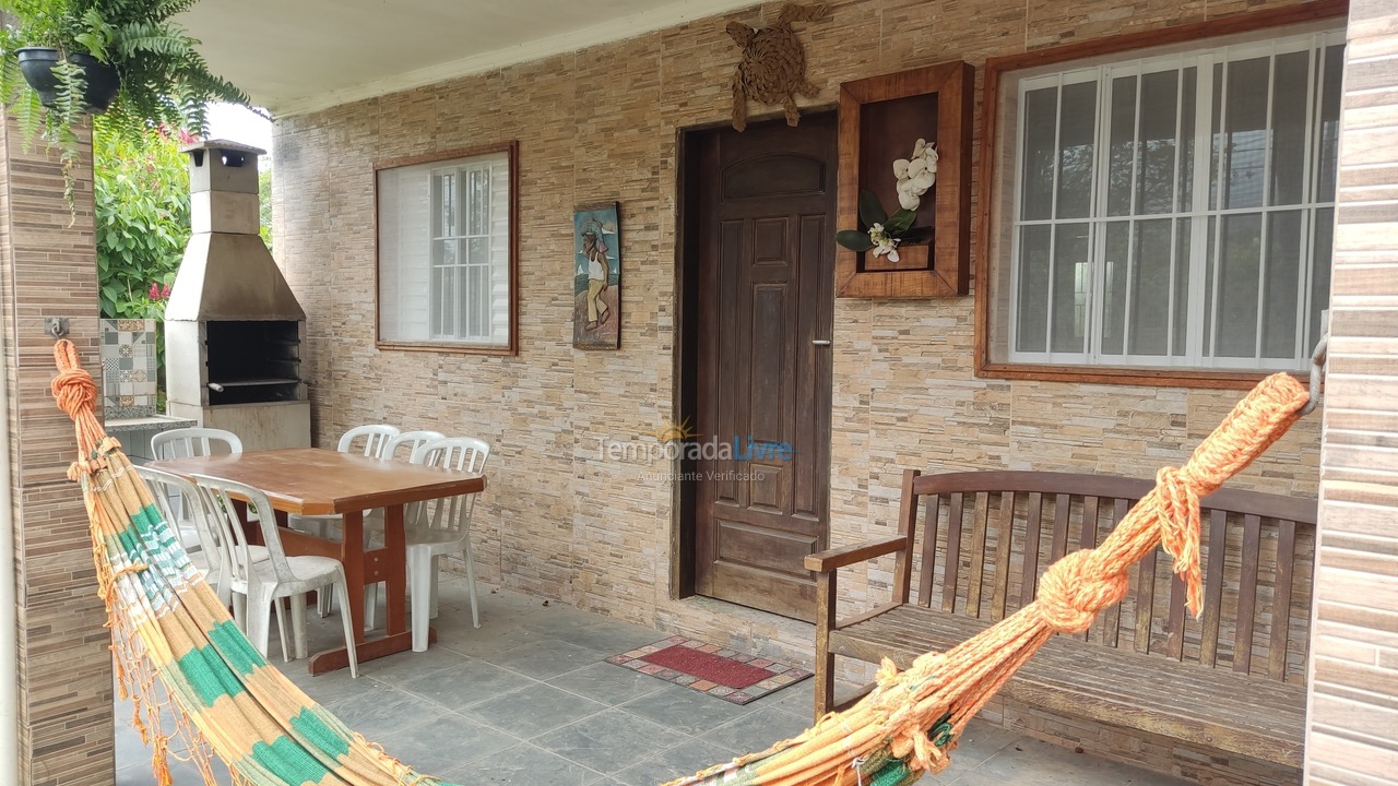 Casa para aluguel de temporada em Ubatuba (Maranduba)