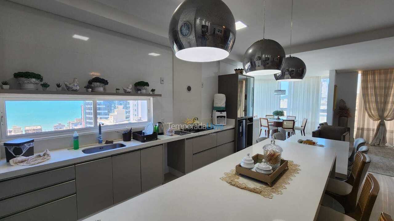 Apartamento para aluguel de temporada em Itapema (Meia Praia)