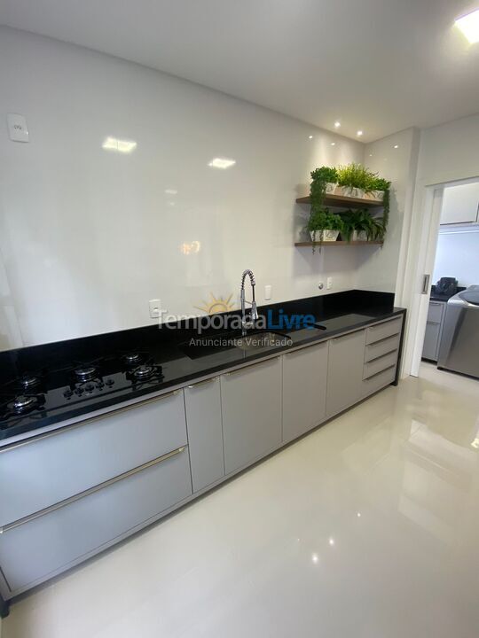 Apartamento para alquiler de vacaciones em Itapema (Meia Praia)