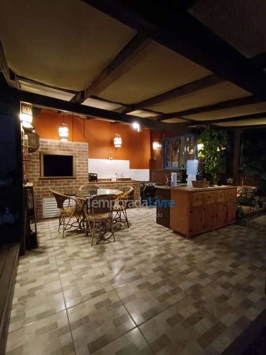 Apartamento para aluguel de temporada em Bombinhas (Canto Grande)