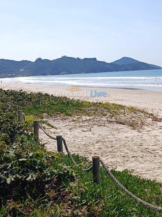 Apartamento para aluguel de temporada em Bombinhas (Canto Grande)