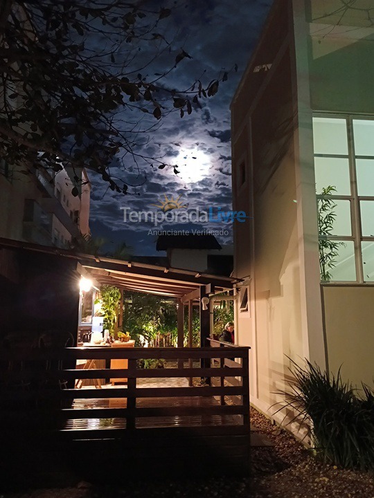 Apartamento para aluguel de temporada em Bombinhas (Canto Grande)