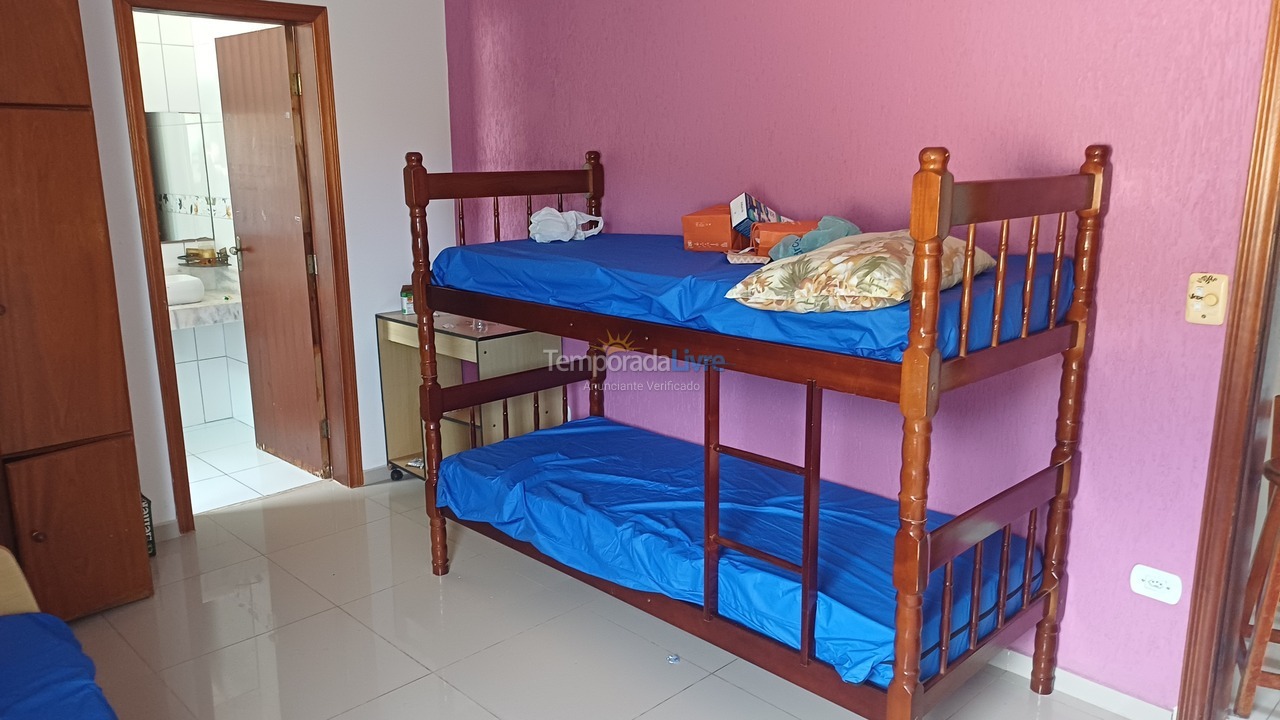 Casa para alquiler de vacaciones em Peruíbe (Parque Turistico)