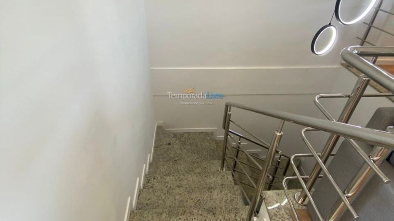 Apartamento para aluguel de temporada em Bombinhas (Praia de Bombas)