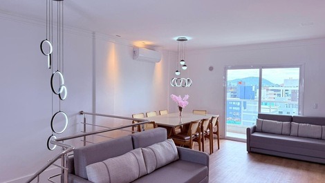 Linda Cobertura em Bombas para 10 pessoas com Vista Mar