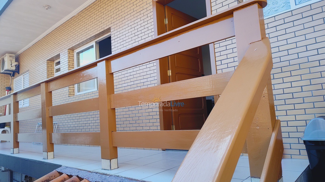 Casa para aluguel de temporada em Ubatuba (Itaguá)