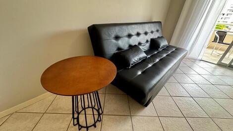 SEASONAL RENTAL: JURERÊ, 1 BEDROOM, 200 METERS FROM THE BEACH