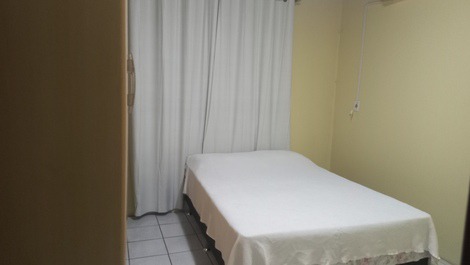 Quarto de casal com ar condicionado 