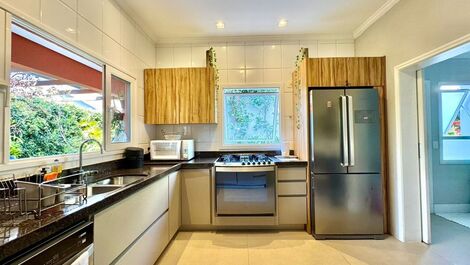 HIGH-END CONDOMINIUM JUQUEHY