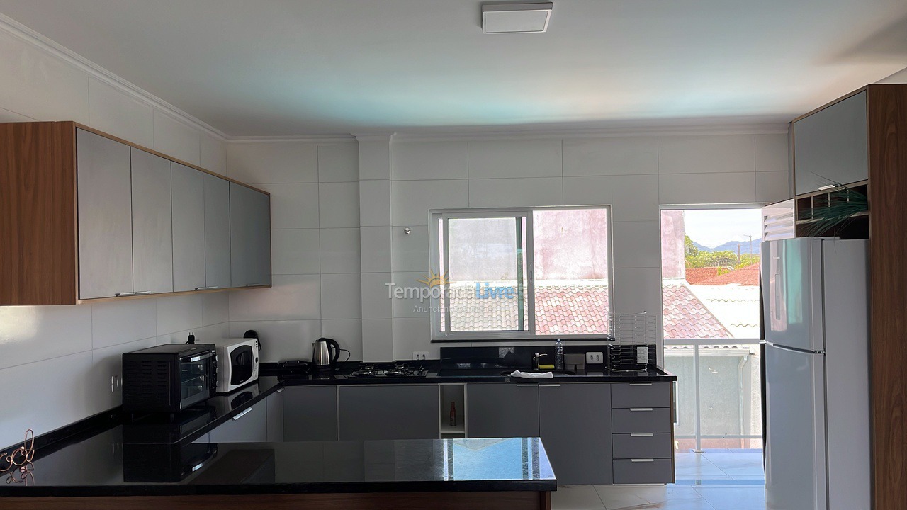 Casa para aluguel de temporada em Matinhos (Balneário Guacyara Costa Azul)